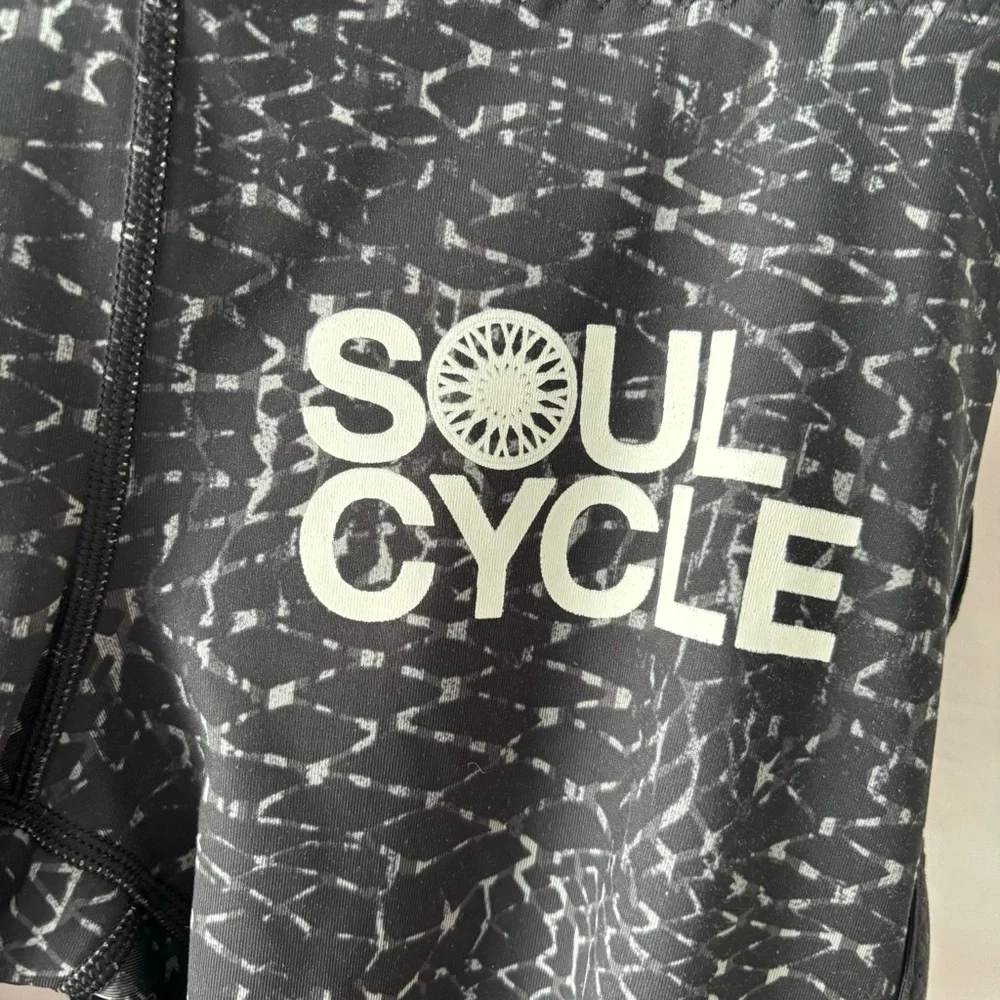 Lululemon Soul Cycle crop leggings black marked SZ 4 Worn once
